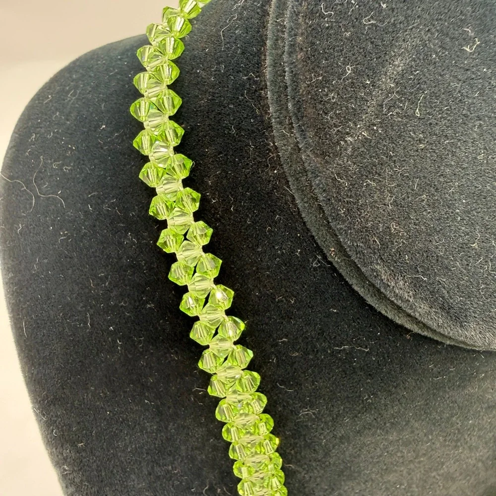 Handmade Lime Green Crystal Bicone Beaded Necklace Vintage Style‎ 17.5 Inch